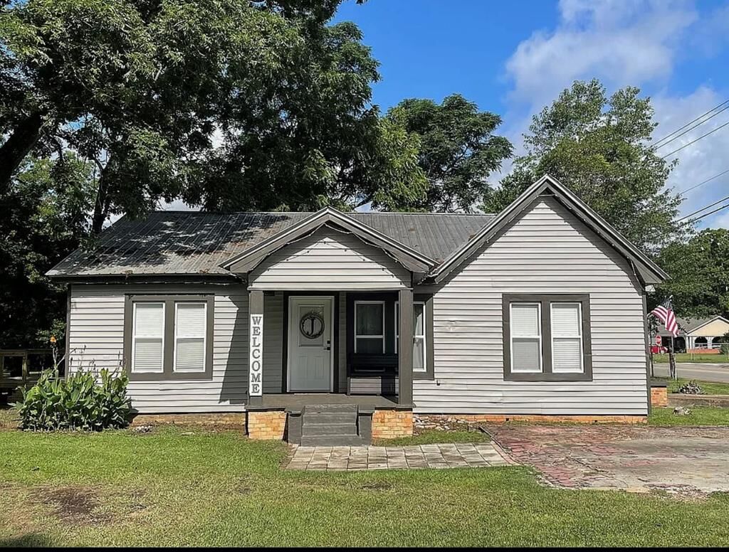 Property Photo: 14 Borland AL 36350