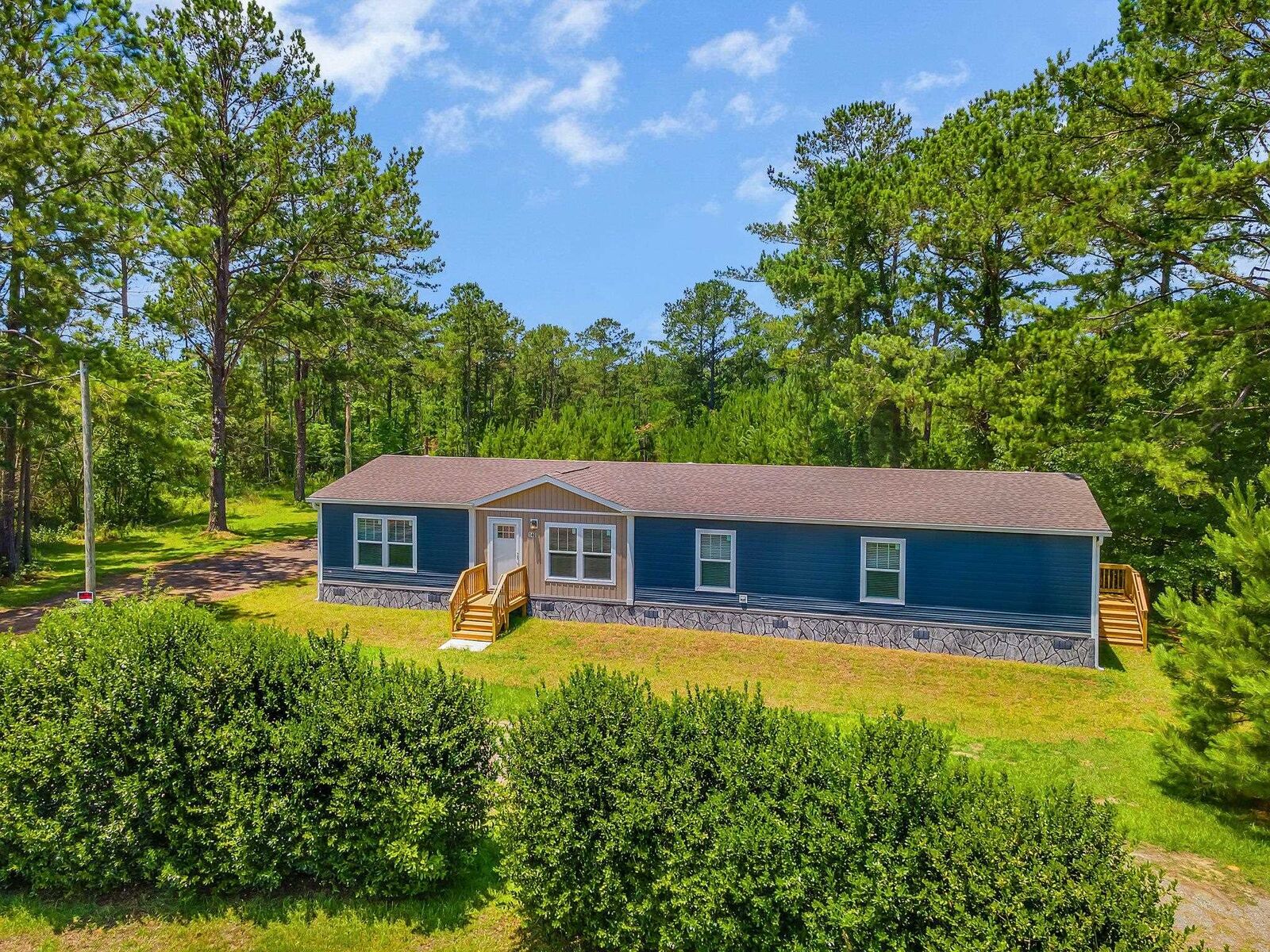 Property Photo: 140 David Clemons Lane FL 32352