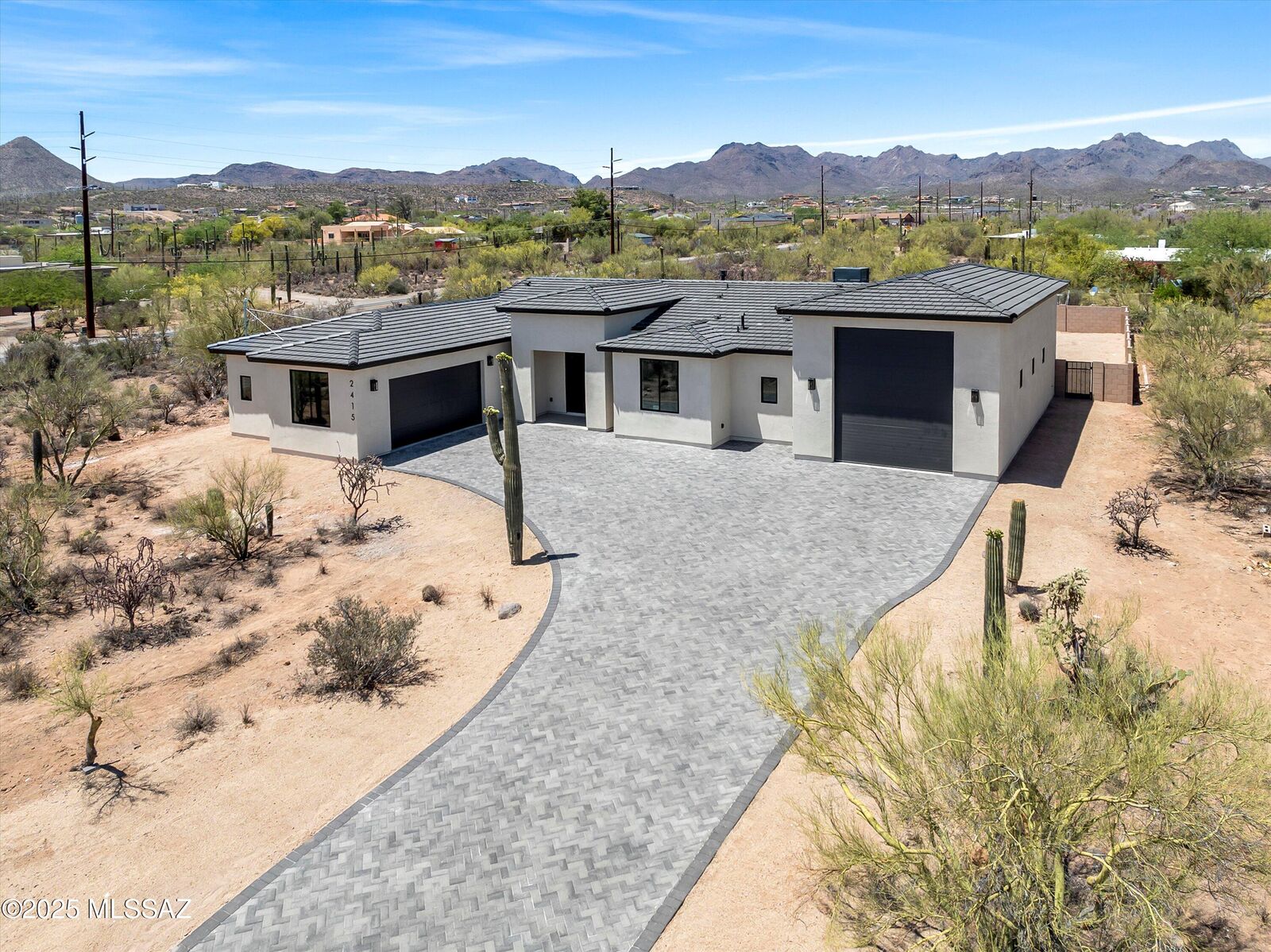 Property Photo: 2415 N Lloyd Bush Drive AZ 85745