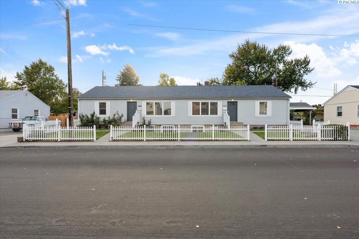 Property Photo: 1511 Goethals Dr WA 99354