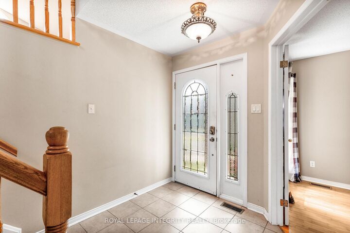 Property Photo:  1659 Toulouse Crescent  ON K1C 6K5 