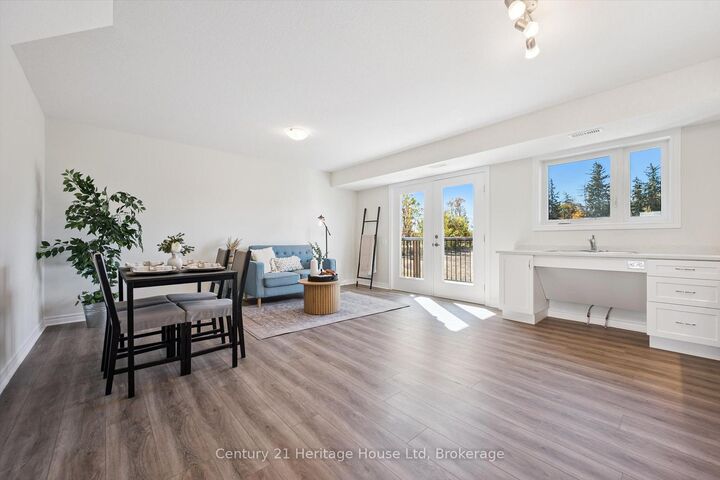 Property Photo:  465 Garafraxa Street W 6  ON N1M 0L6 