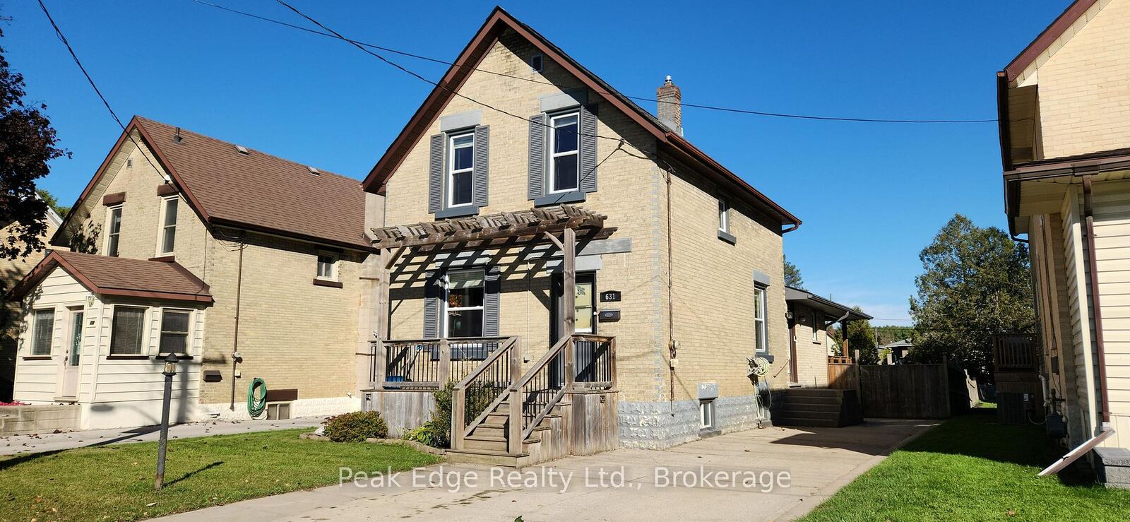 Property Photo:  631 12th Avenue  ON N4N 2V5
