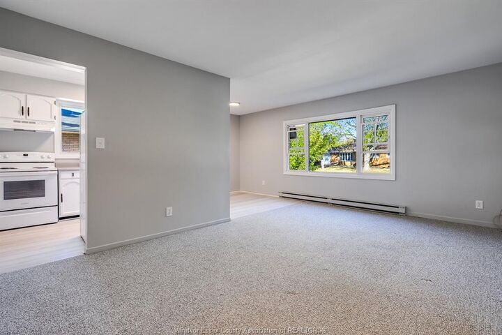 Property Photo: 25 Hillview Crescent 204 ON N9Y 1J5