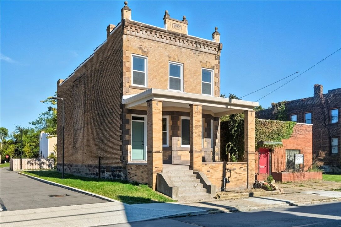 Property Photo:  121 Shetland Street  PA 15206 