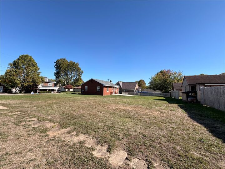 Property Photo: 507 Charles St PA 15022