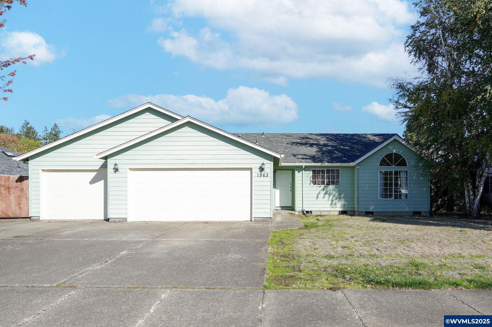 Property Photo: 1963 Waymire St NW OR 97304