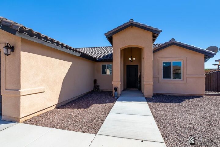 Property Photo: 11627 Sonora St AZ 85356