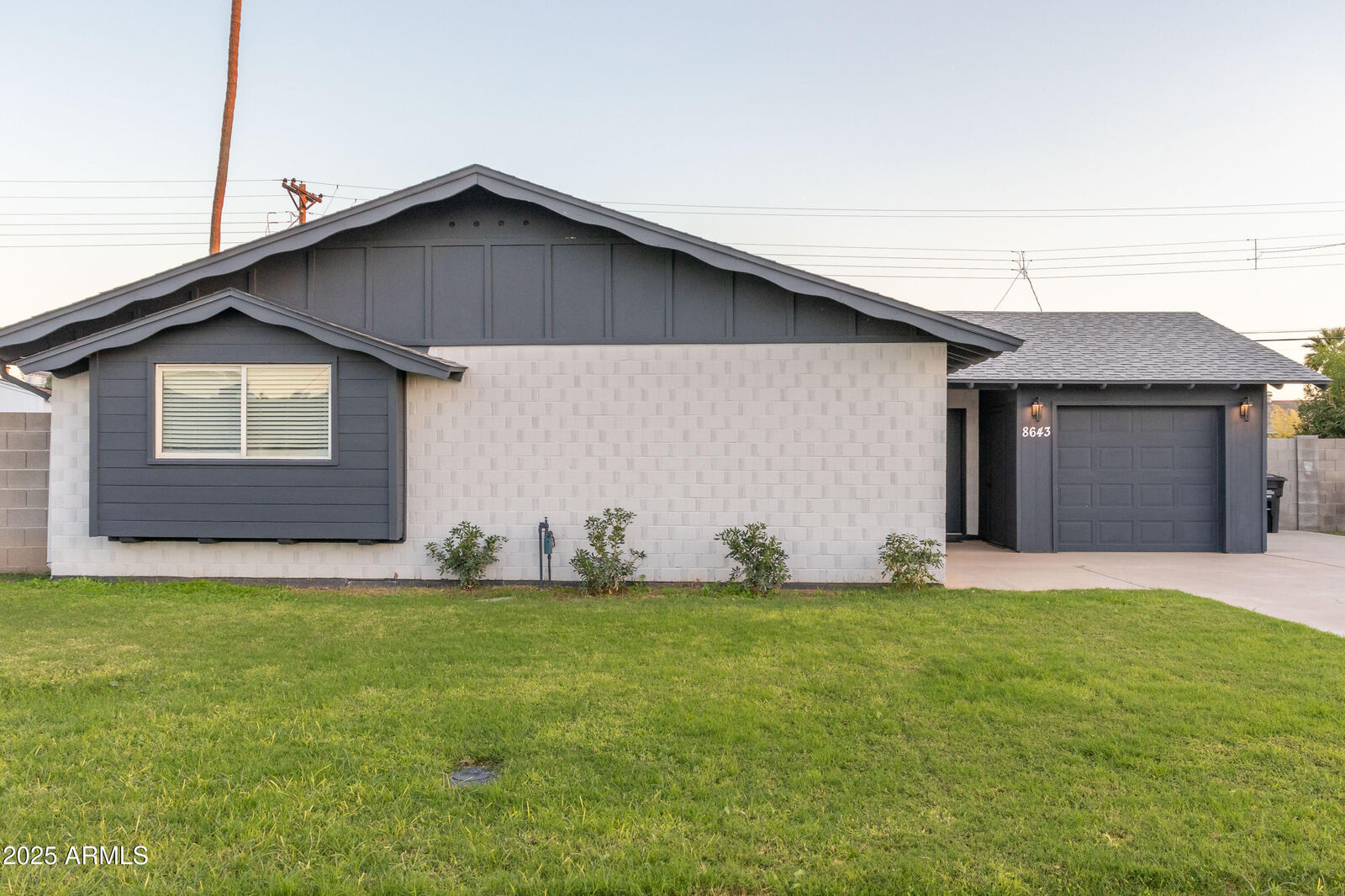 Property Photo: 8643 E Rancho Vista Drive AZ 85251