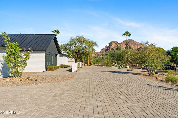 Property Photo:  3842 E San Miguel Avenue  AZ 85253