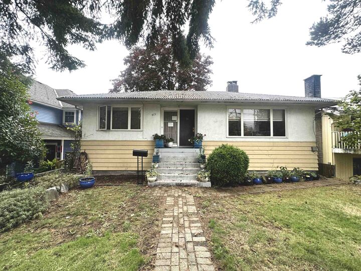 313 E 13th Street  North Vancouver BC V7L 2L9 photo
