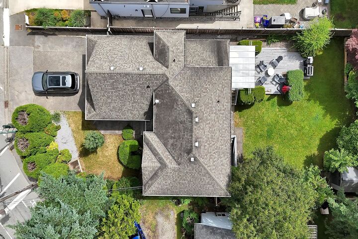 Property Photo:  633 Fir Street  BC V7M 1W3 