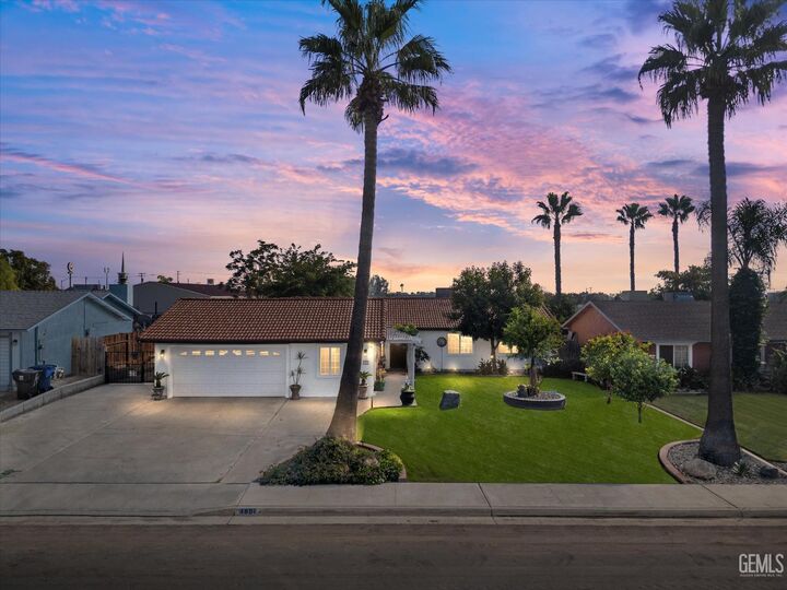 4801 Bergquist Avenue  Bakersfield CA 93307 photo