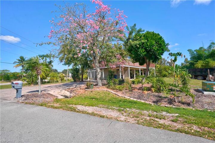 Property Photo:  8521 Cypress Dr S  FL 33967