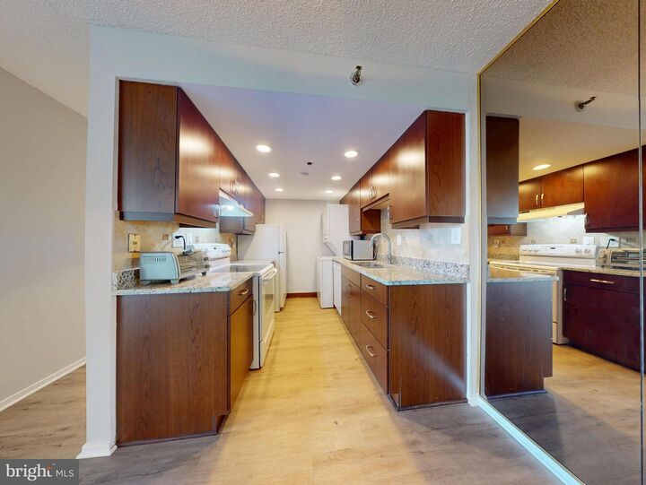 Property Photo:  5911 Edsall Road Ph02  VA 22304