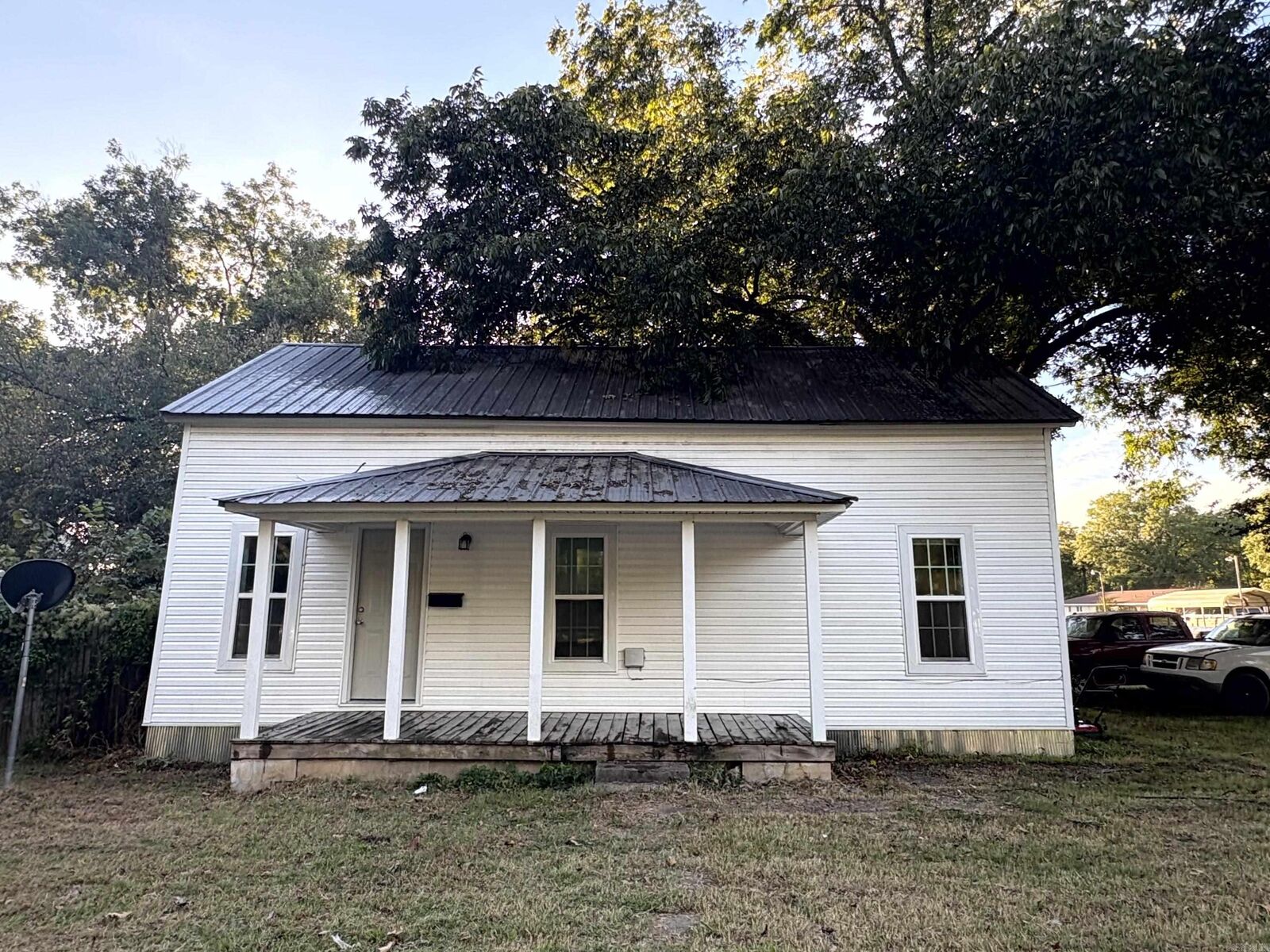 Property Photo:  112 N 5th  AR 72855