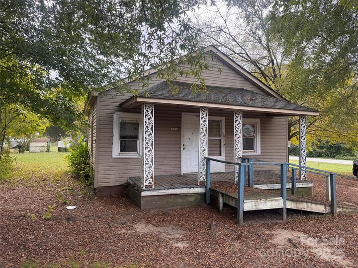 Property Photo:  355 Camden Court NW  NC 28027