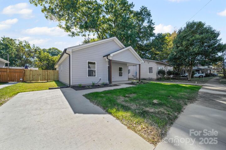 Property Photo: 719 S Jackson Street NC 28144