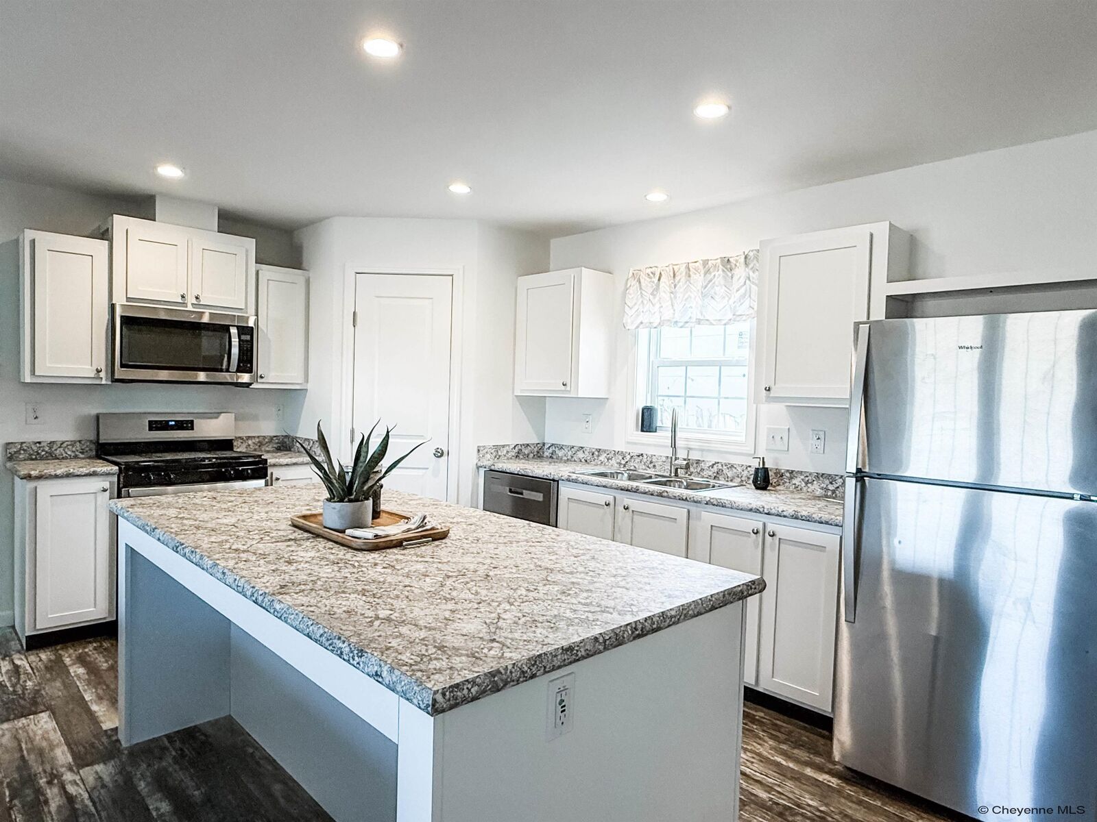 Property Photo: 8906 Braehill Rd WY 82009