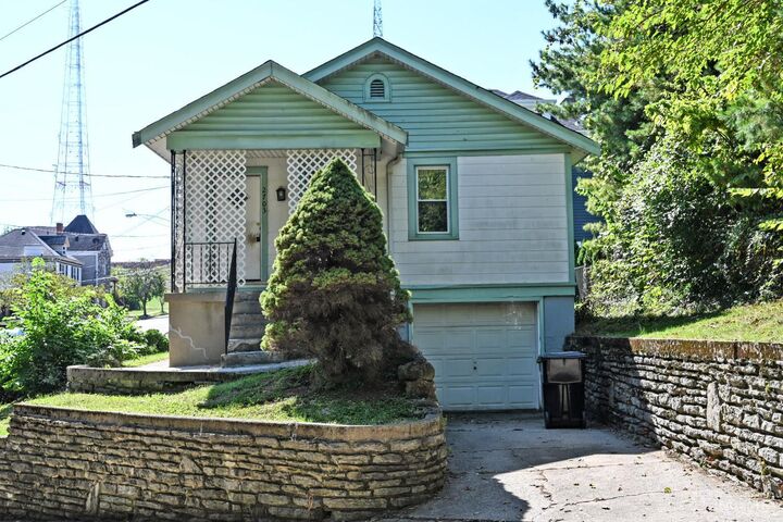 2703 Maryland Avenue  Cincinnati OH 45204 photo