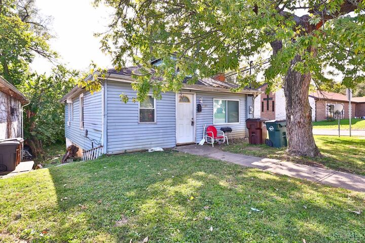 Property Photo:  1401 Chamberlain Avenue  OH 45215