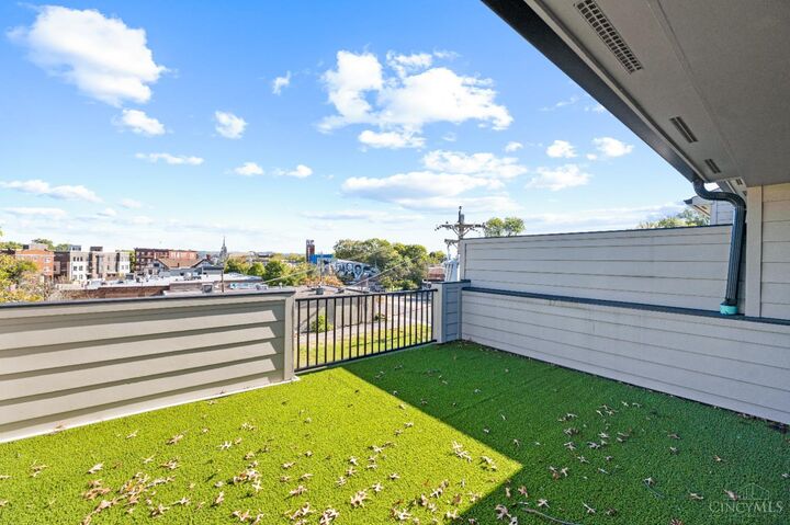 Property Photo: 2905 Romana Place OH 45209