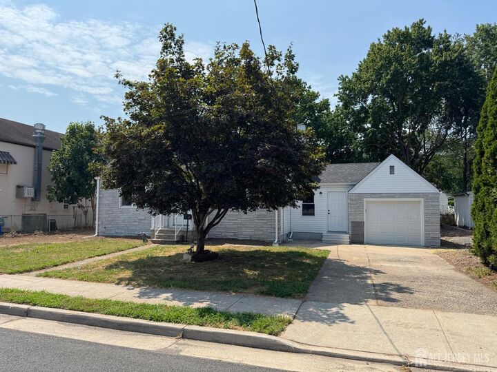 Property Photo:  16 S 3rd Avenue  NJ 08835 