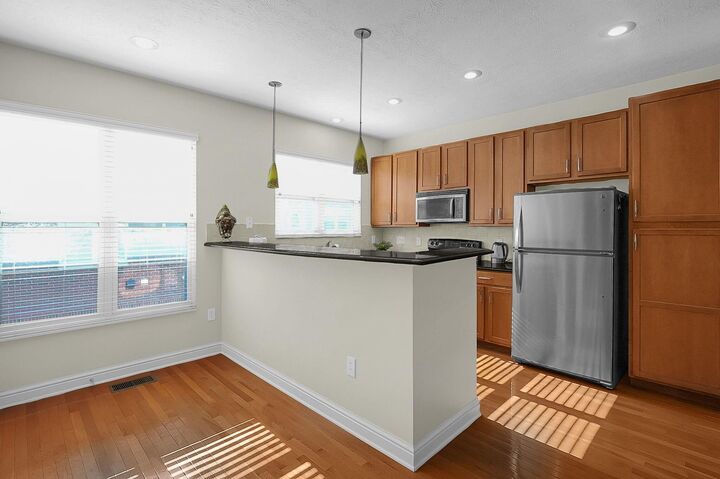 Property Photo:  1398 Lower Green Circle  OH 43212 