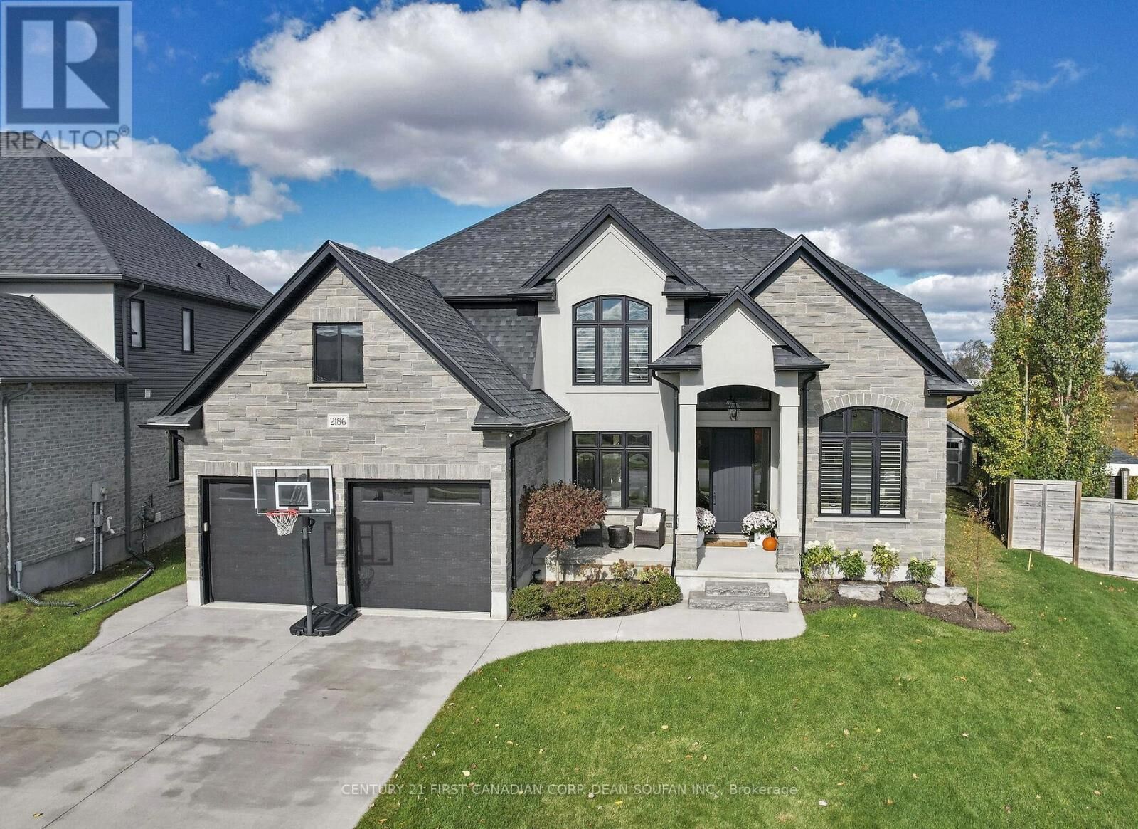 Property Photo: 2186 Red Thorne Avenue ON N6P 0E9