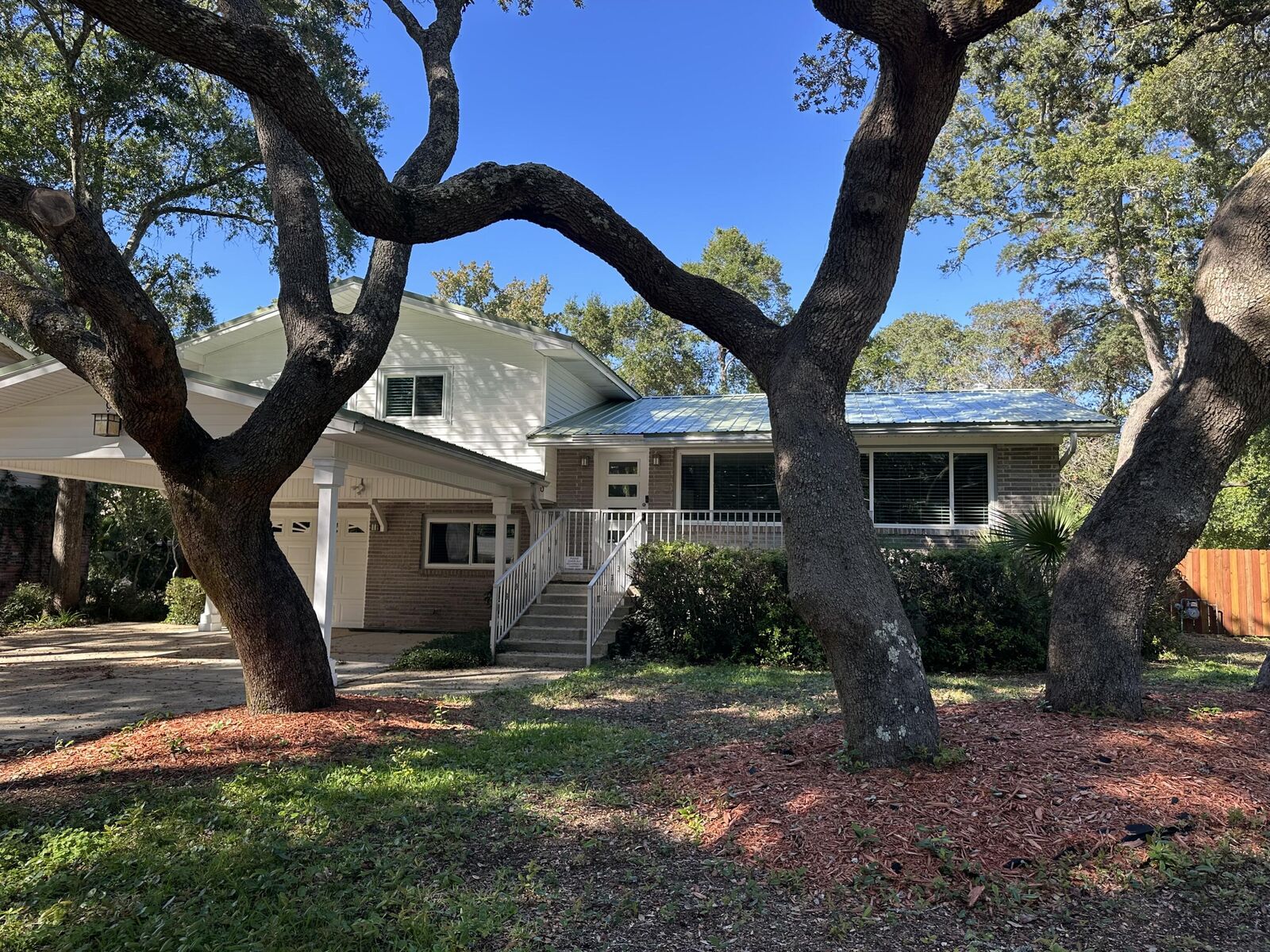 Property Photo:  300 Plymouth Avenue  FL 32547 