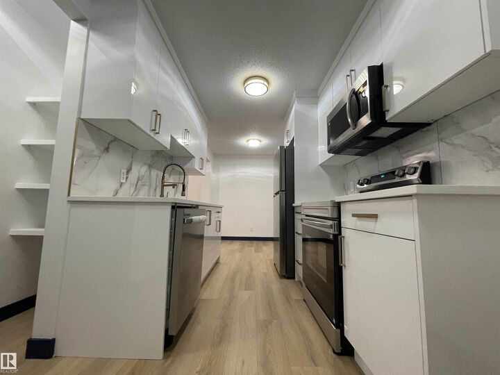 Property Photo:  2D Twin Terrace NW  AB T6K 1V4 
