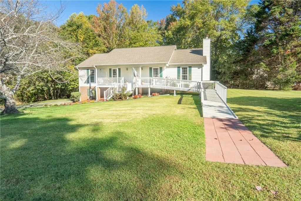 Property Photo: 5904 Clairmont Way GA 30127