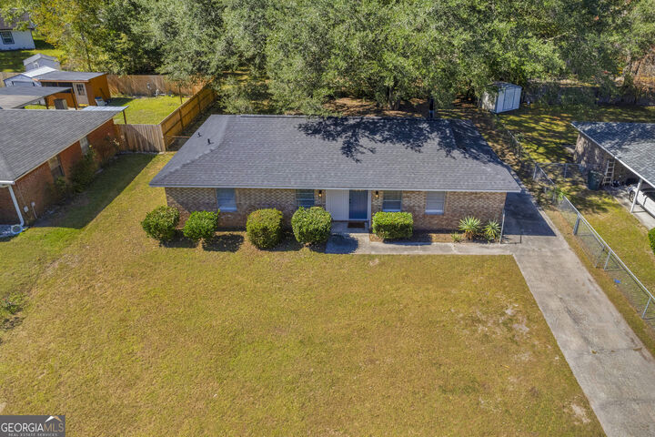 Property Photo:  927 Charles C Frasier Boulevard  GA 31313