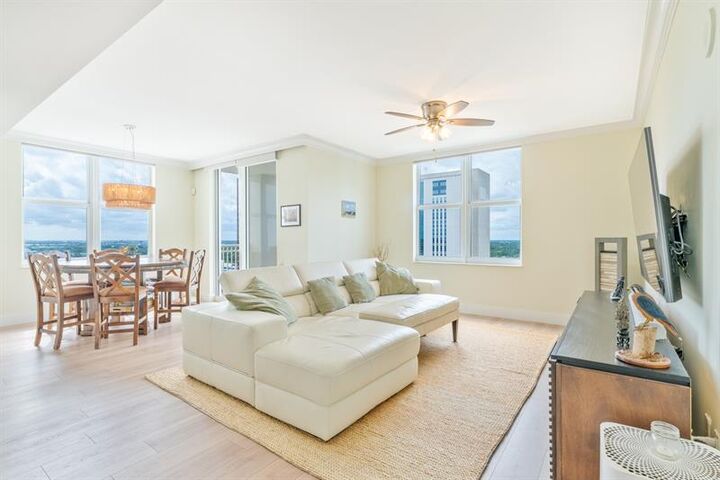 Property Photo: 511 SE 5th Ave 2114 FL 33301