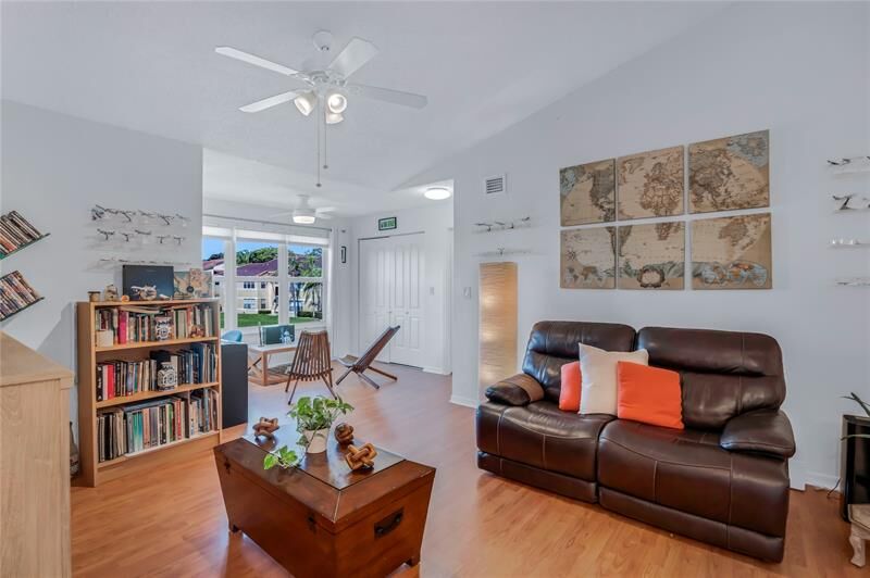 Property Photo: 731 Vista Isles Dr 1527 FL 33325