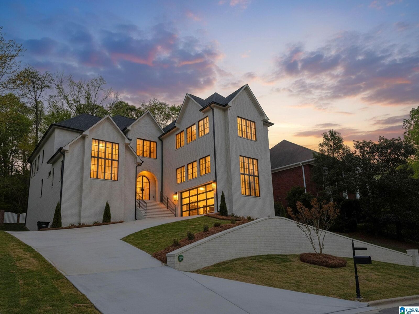 Property Photo: 2210 Sterlingwood Drive AL 35243