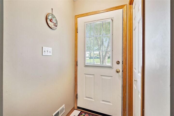 Property Photo: 4436 104th Street 2 IA 50322