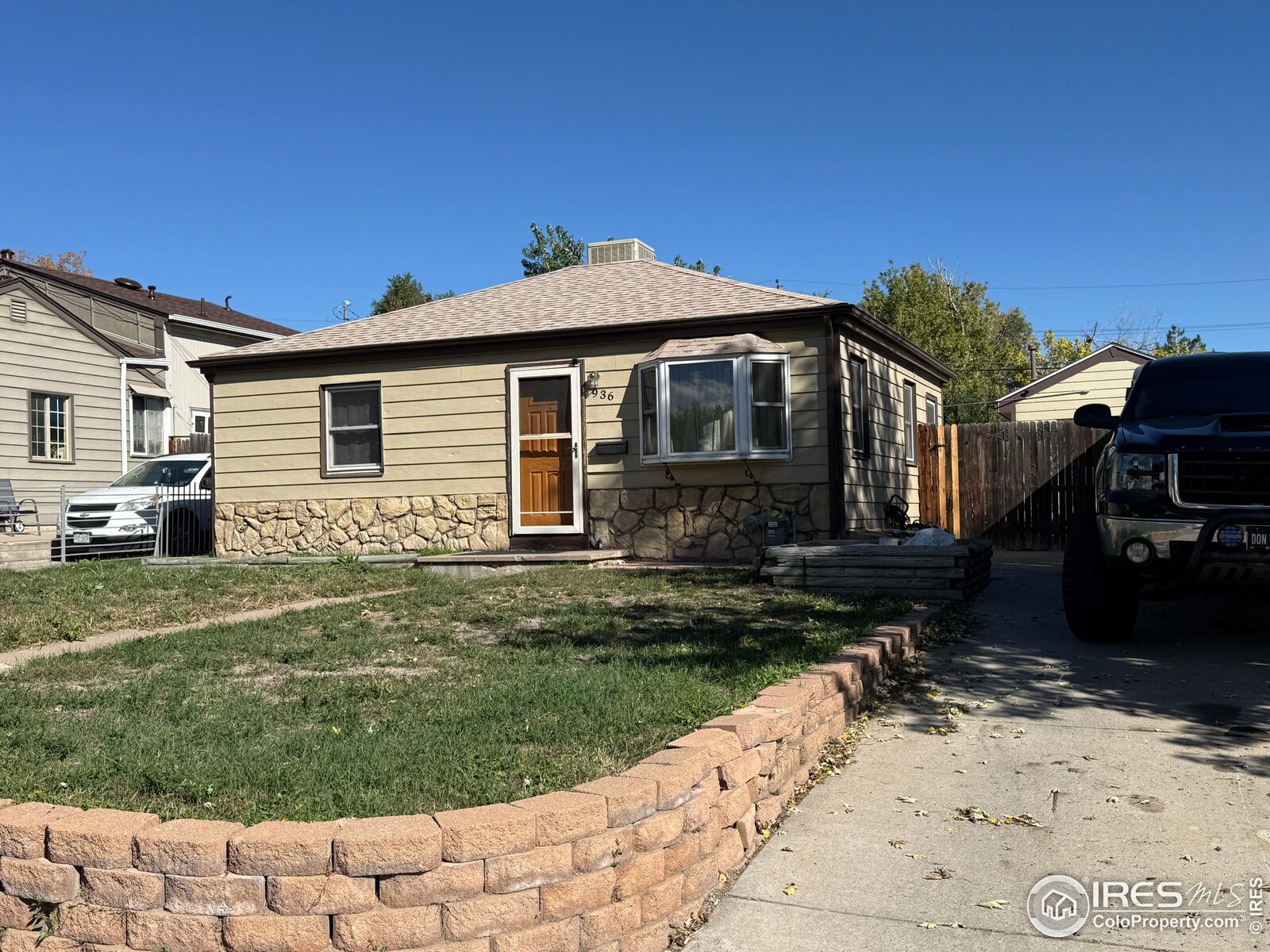 Property Photo:  936 Meade St  CO 80204 