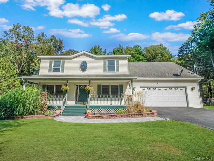 Property Photo:  104 Meadow Court Meadow Court  PA 18337