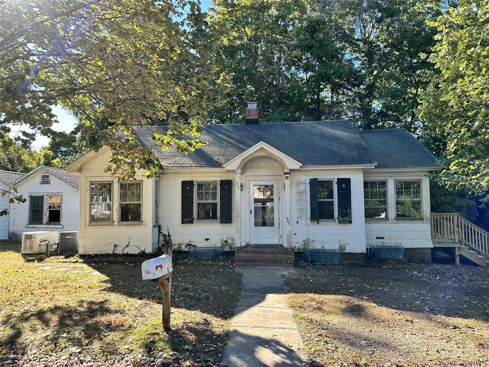 Property Photo:  344 Coolidge Drive  NY 11721 