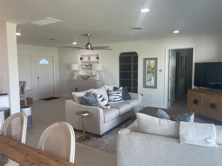 Property Photo:  15906 Redington Drive  FL 33708