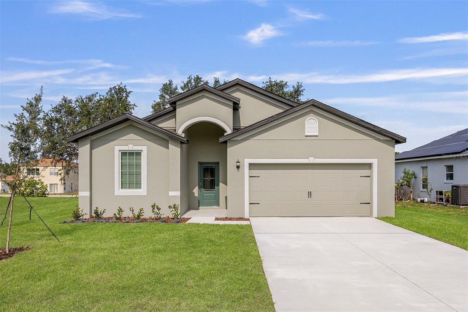 Property Photo: 304 Bass Court FL 34759
