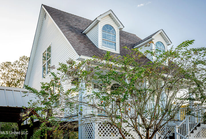 Property Photo:  1102 Stanfield Point Road  MS 39553