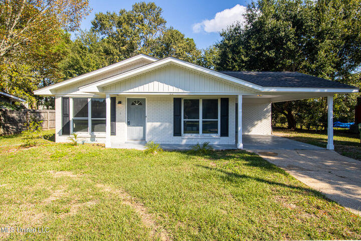 Property Photo:  22 E Park Street  MS 39507 