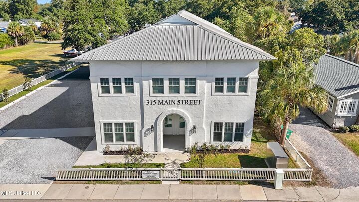 315 Main Street  Bay Saint Louis MS 39520 photo