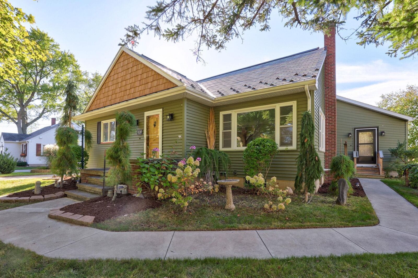 Property Photo: 1130 S Pine Street MI 48734