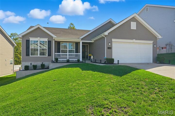 Property Photo: 714 Winding Bluffs Drive MO 63026