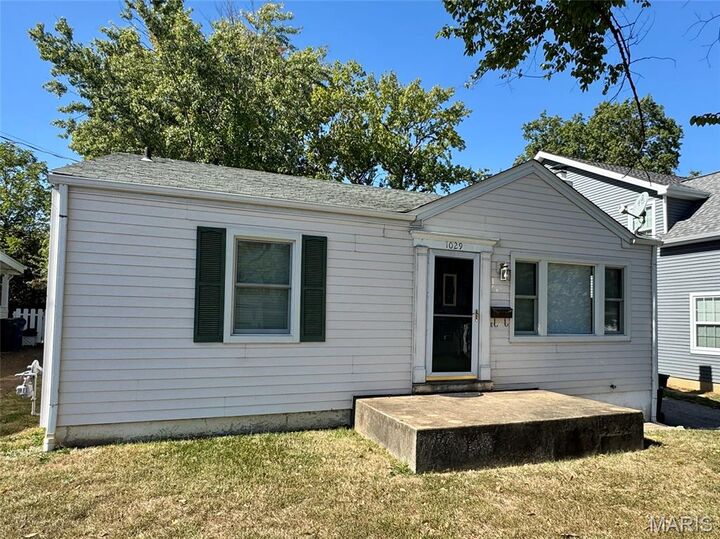 1029 Kinstern Drive  Des Peres MO 63131 photo