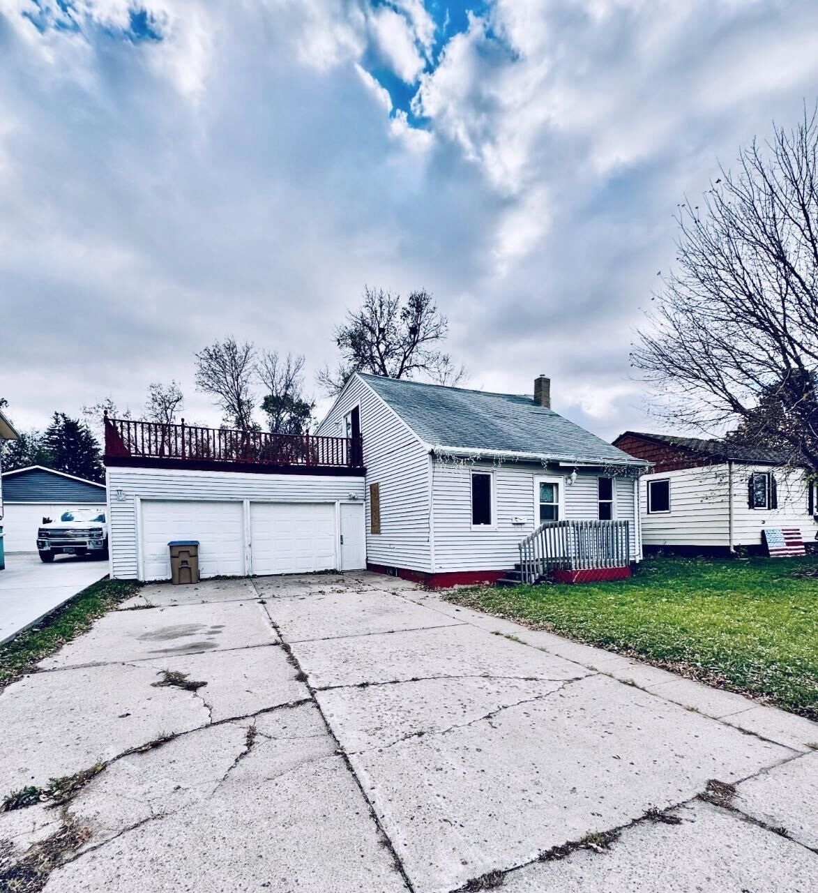 Property Photo:  317 15th Ave SW  ND 58701 