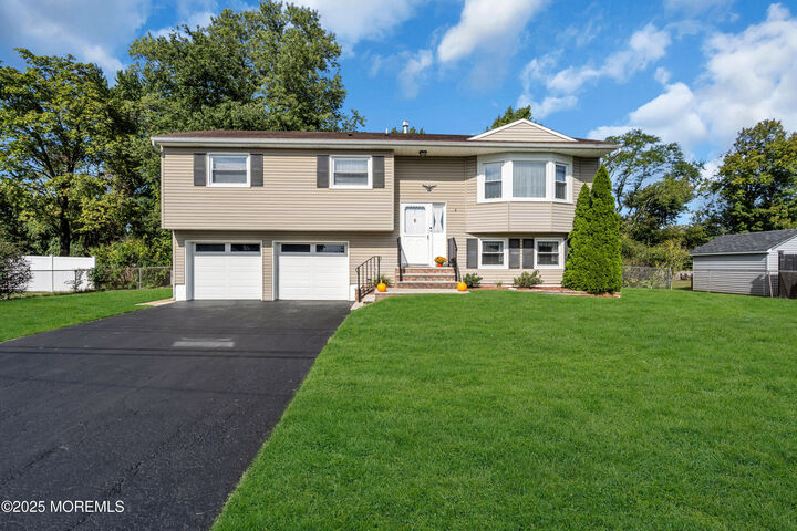 Property Photo:  8 Daniel Drive  NJ 07730